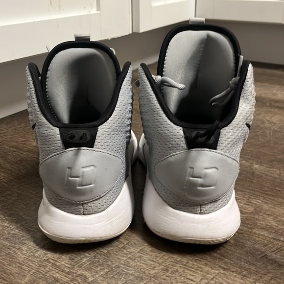 Nike Zoom Hyperdunk X - Picture 2 of 4